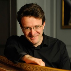 Julian Perkins (harpsichord)