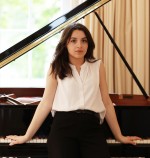 Ana Bakradze (piano)